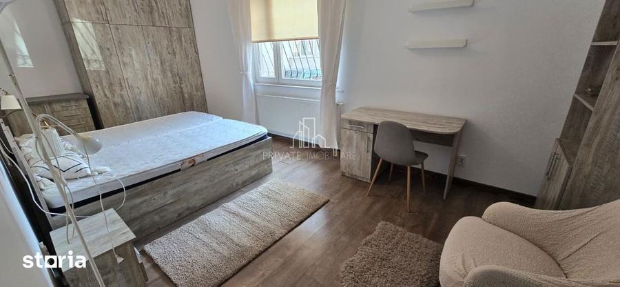 Apartament cu 3 camere în 22 Decembrie 1989