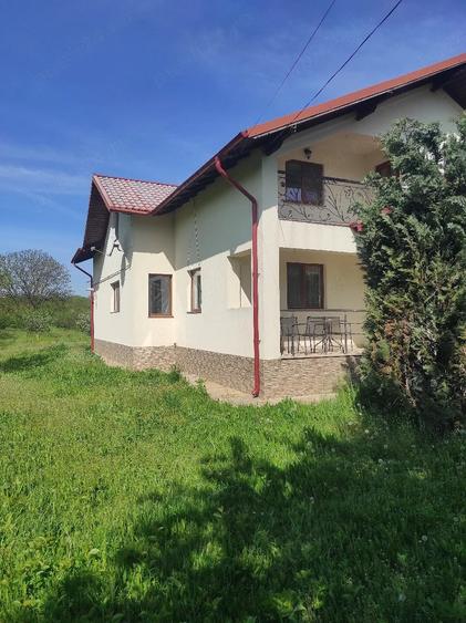 Casă cu Teren 3560 Mp în Tufeni