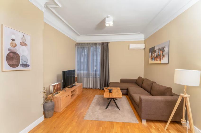 Apartament cu 3 camere decomandat în Berceni