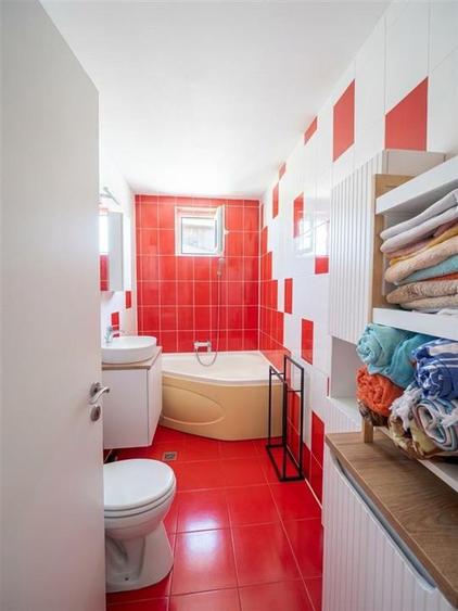Apartament cu 3 camere decomandat în Cantemir