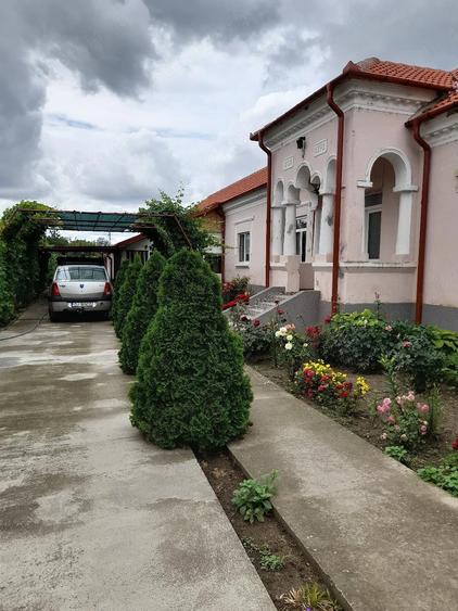 Casă cu Teren 1100 Mp în Central
