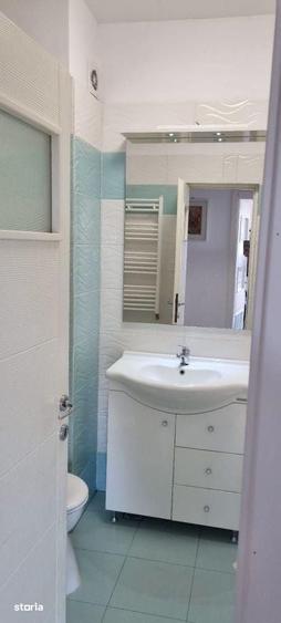 Apartament cu 2 camere decomandat în Văcăresti