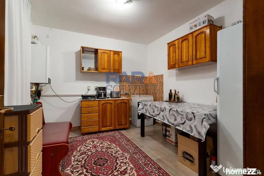 Casă cu 4 camere cu Teren 1366 Mp în Central