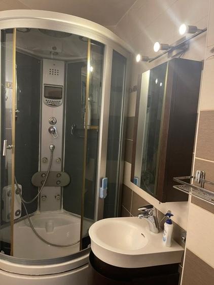 Apartament cu 3 camere decomandat, mobilat în Central