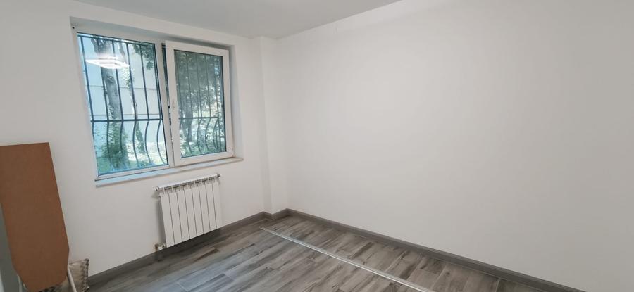 Apartament cu 3 camere semidecomandat în Tomis II