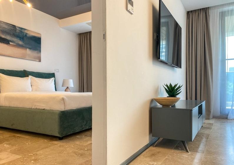 Apartament cu 2 camere decomandat, mobilat în Central