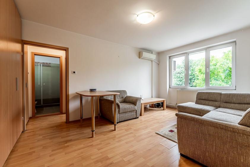 Apartament cu 2 camere semidecomandat, mobilat în Ultracentral
