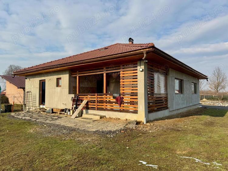 Casă cu 4 camere în Central