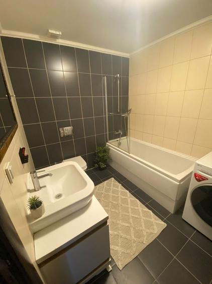Apartament cu 3 camere decomandat, mobilat în Iancu Nicolae