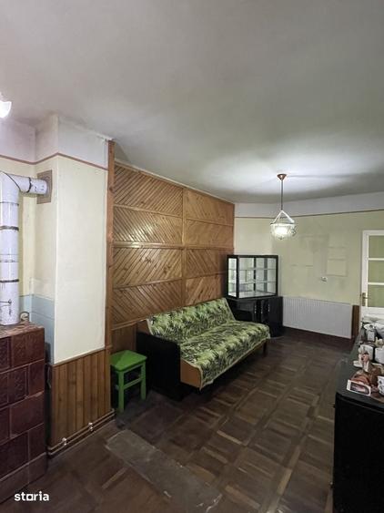 Casă cu 4 camere în Central