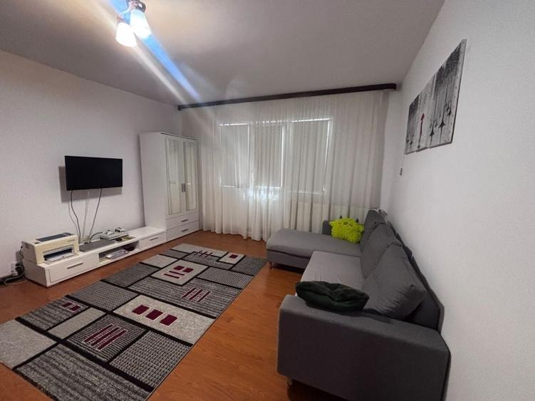 Apartament cu 2 camere în Micro 3