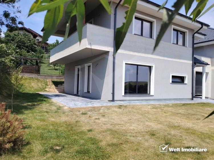 Casă individuală cu 4 camere cu Canalizare în Feleacu