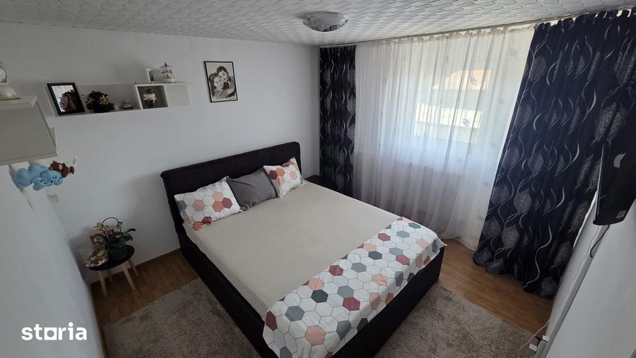 Casă cu 5 camere cu Teren 154 Mp în Central