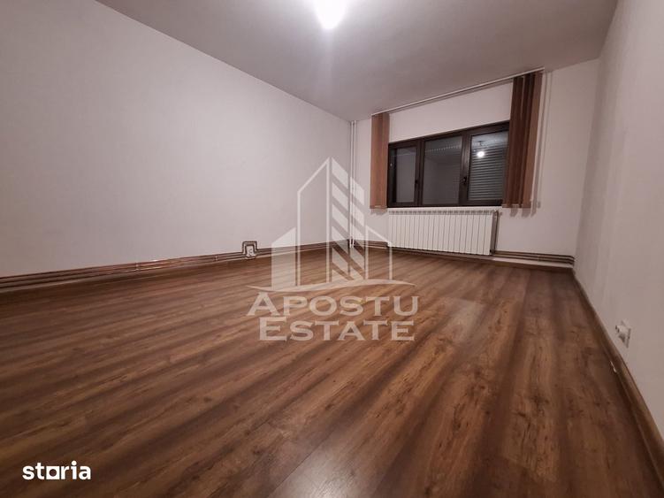 Apartament cu 3 camere decomandat, mobilat în Banu Mărăcine