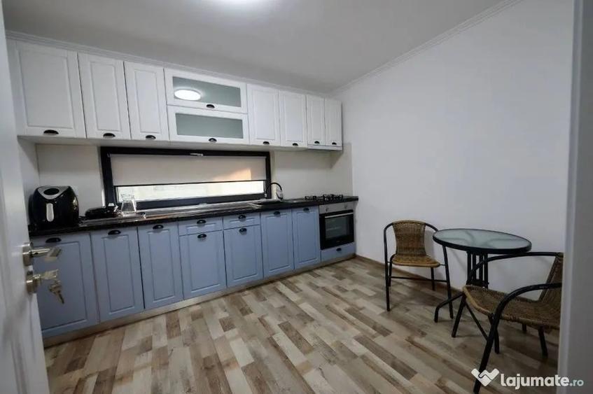Casă cu 5 camere cu Teren 250 Mp în Central