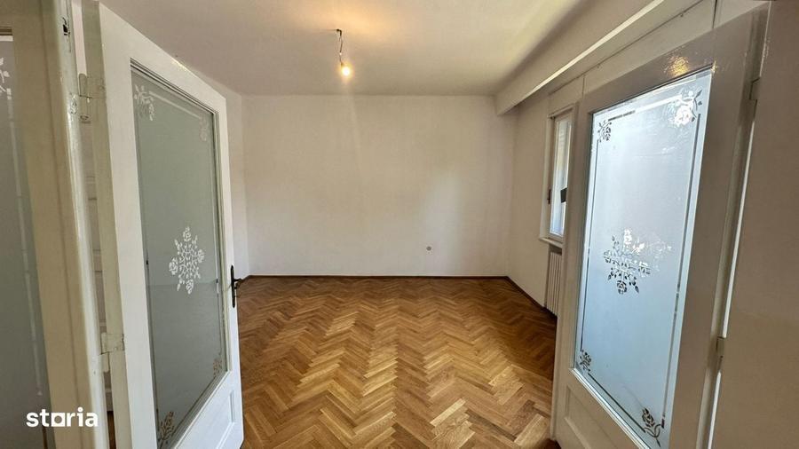 Casă cu 3 camere în Calea Poplăcii