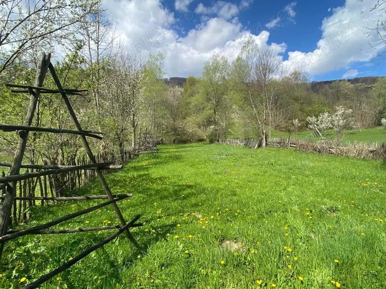 Teren de 1220 mp, în Teșila