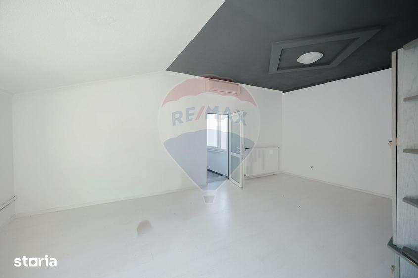 Casă cu Teren 380 Mp în Rogerius