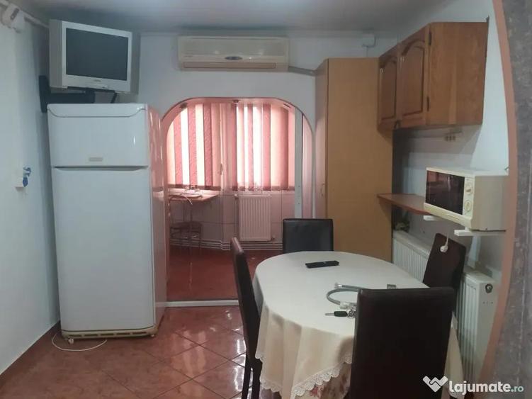 Inchiriez apartament 2 camere central - 3