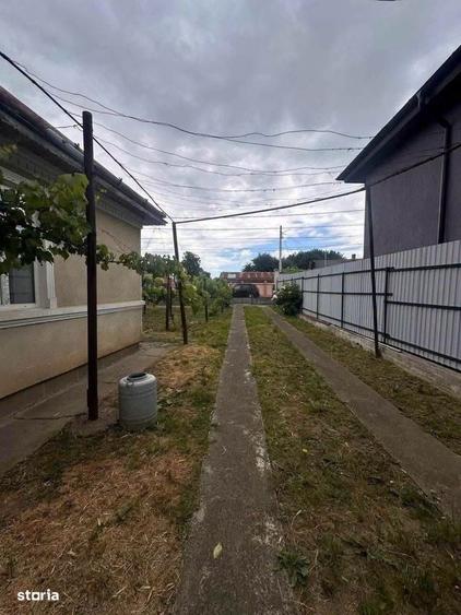 Casă cu 3 camere cu Teren 1300 Mp în Central