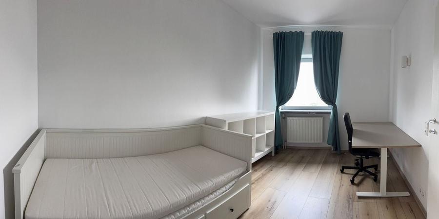 Apartament cu 3 camere decomandat, mobilat în Doamna Ghica