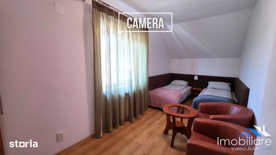 Casă cu 6 camere cu Teren 1400 Mp în Central