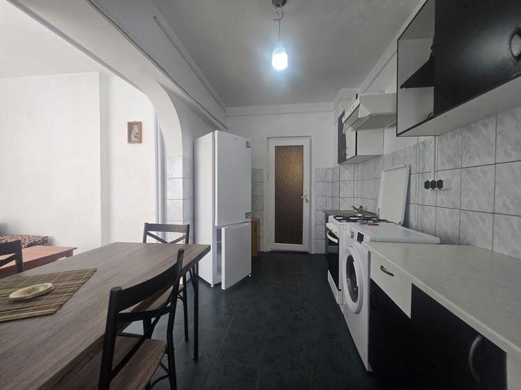 Apartament cu 2 camere decomandat, mobilat în Tomis Nord