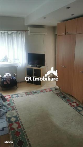 Casă cu 6 camere cu Teren 180 Mp în Vatra Luminoasă