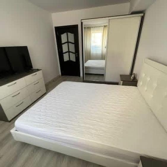 Apartament cu 2 camere semidecomandat în Cârlig