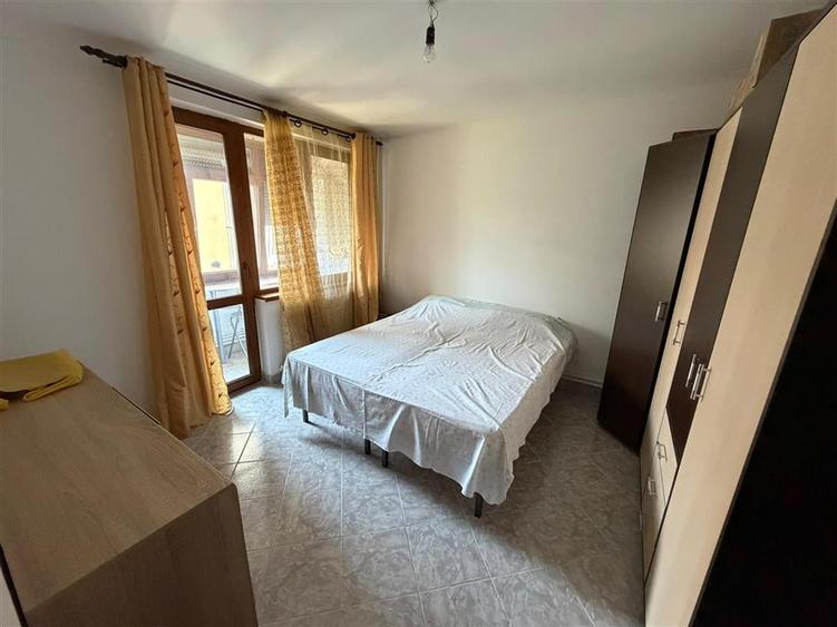 Apartament cu 3 camere decomandat, mobilat în Sud