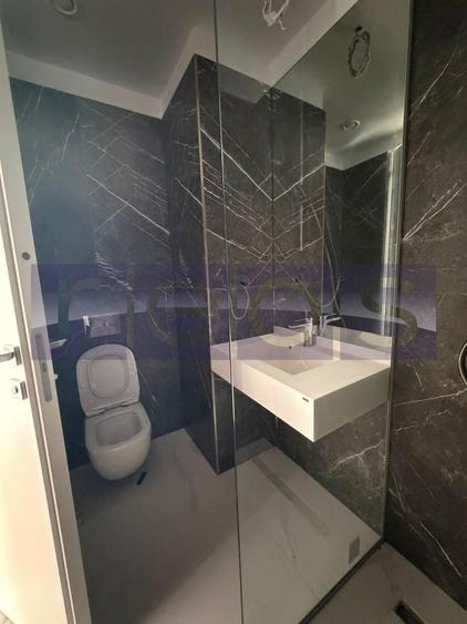 Apartament cu 4 camere decomandat în Barbu Văcărescu