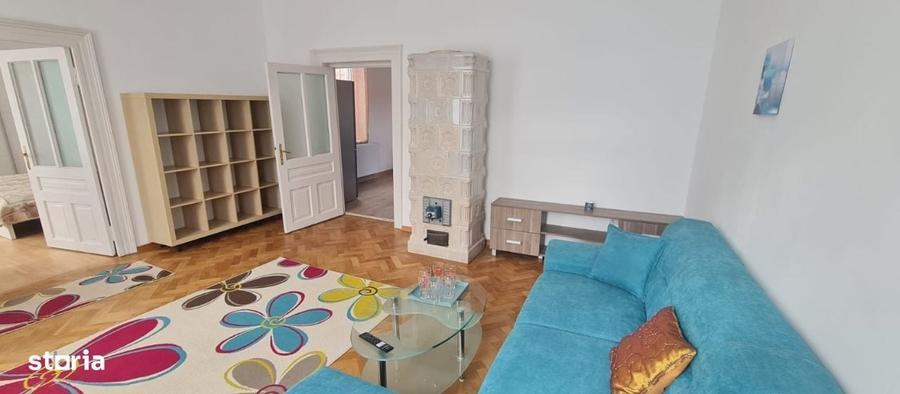 Apartament cu 4 camere în Centrul Civic