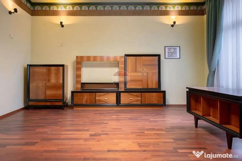 Apartament cu 3 camere decomandat în Centrul Istoric