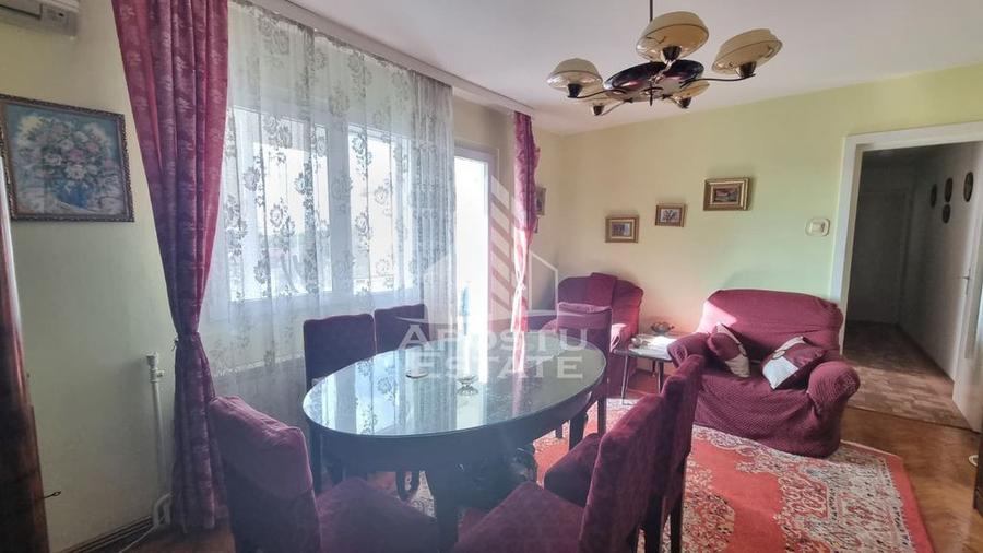 Apartament cu 3 camere semidecomandat, mobilat în Circumvalațiunii