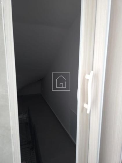Casă cu 5 camere cu Canalizare în Cristian