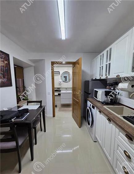 Apartament cu 3 camere decomandat, mobilat în Aeroport
