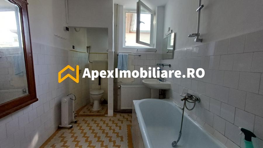 Apartament cu 5 camere decomandat, mobilat în Unirii
