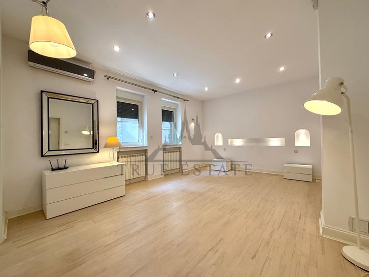 Apartament cu 7 camere decomandat, mobilat în Capitale
