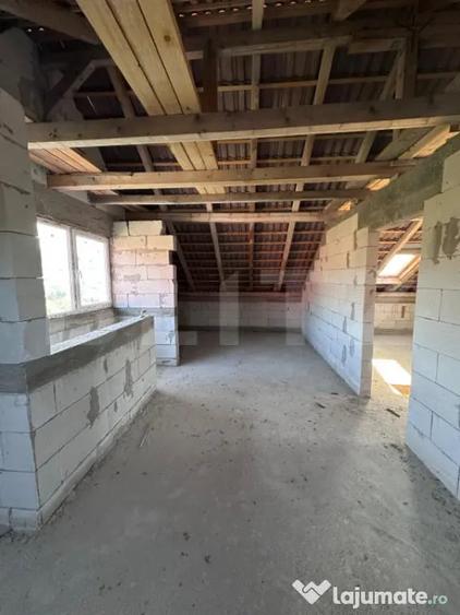 Casă cu 4 camere cu Teren 500 Mp în Central