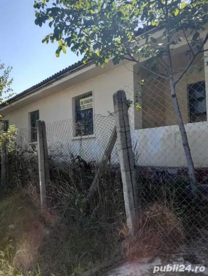 Casă cu 6 camere în Vârteșcoiu