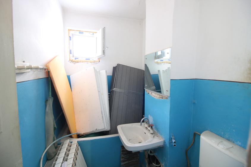 Apartament cu 2 camere decomandat în Micro 20