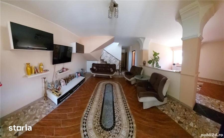 Casă cu 5 camere cu Piscina în Central