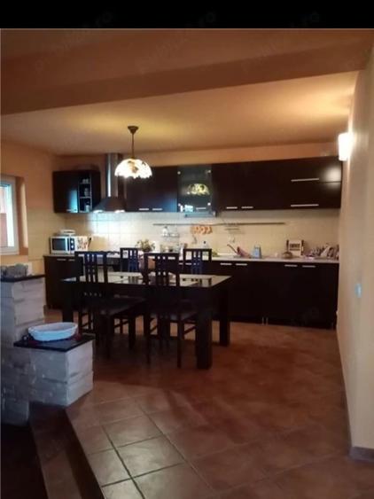 Casă cu Teren 1260 Mp în Central