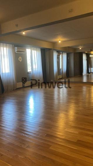 Apartament cu 4 camere decomandat, mobilat în Dacia