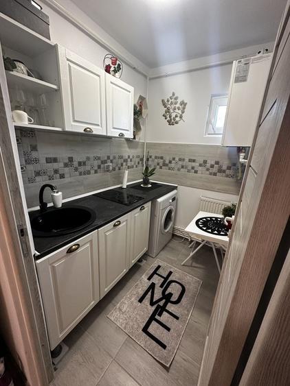 Apartament cu 2 camere decomandat în Micro 19