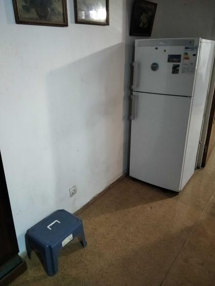 Apartament cu 3 camere semidecomandat în Rahova