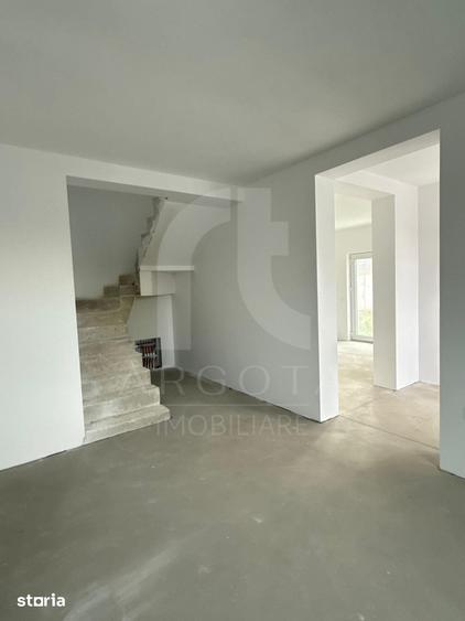Casă cu 4 camere cu Teren 302 Mp în Mărăcineni