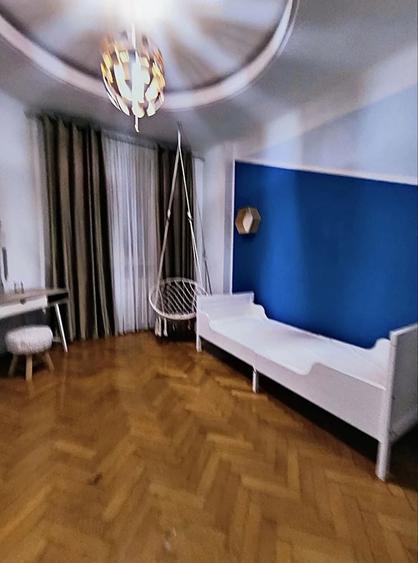 Apartament cu 4 camere în Universitate