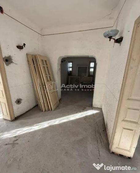 Casă cu 3 camere cu Teren 900 Mp în Central