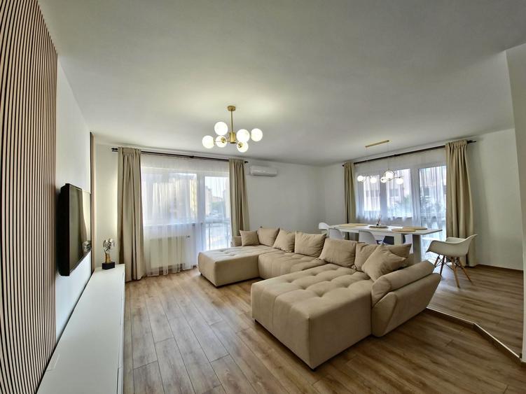 Apartament cu 3 camere decomandat în Central